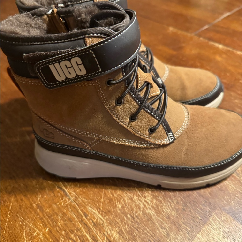 UGG boys boots never worn
